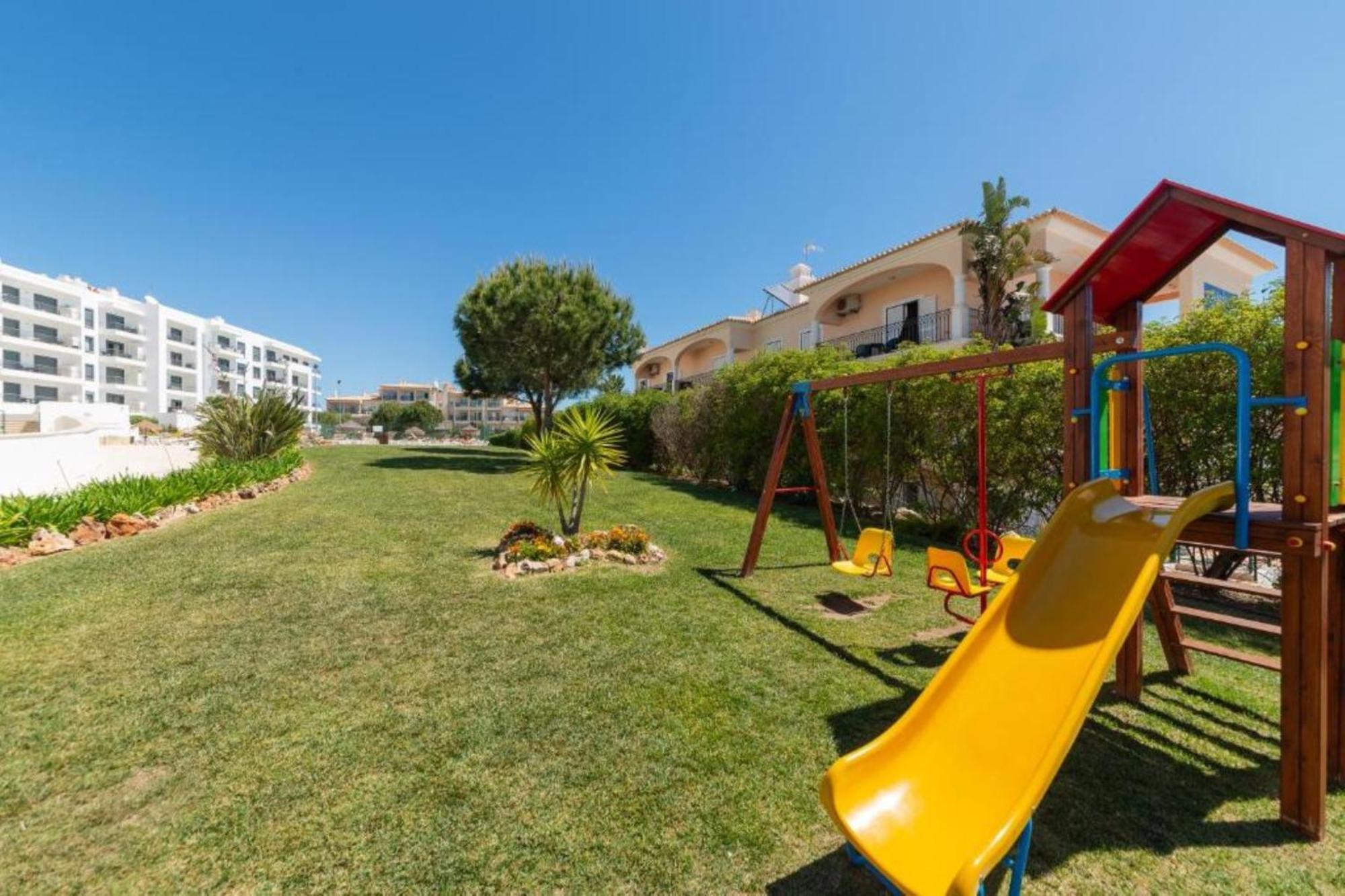 Charming Flat 10 Min Walk To Beach Appartement Albufeira Buitenkant foto